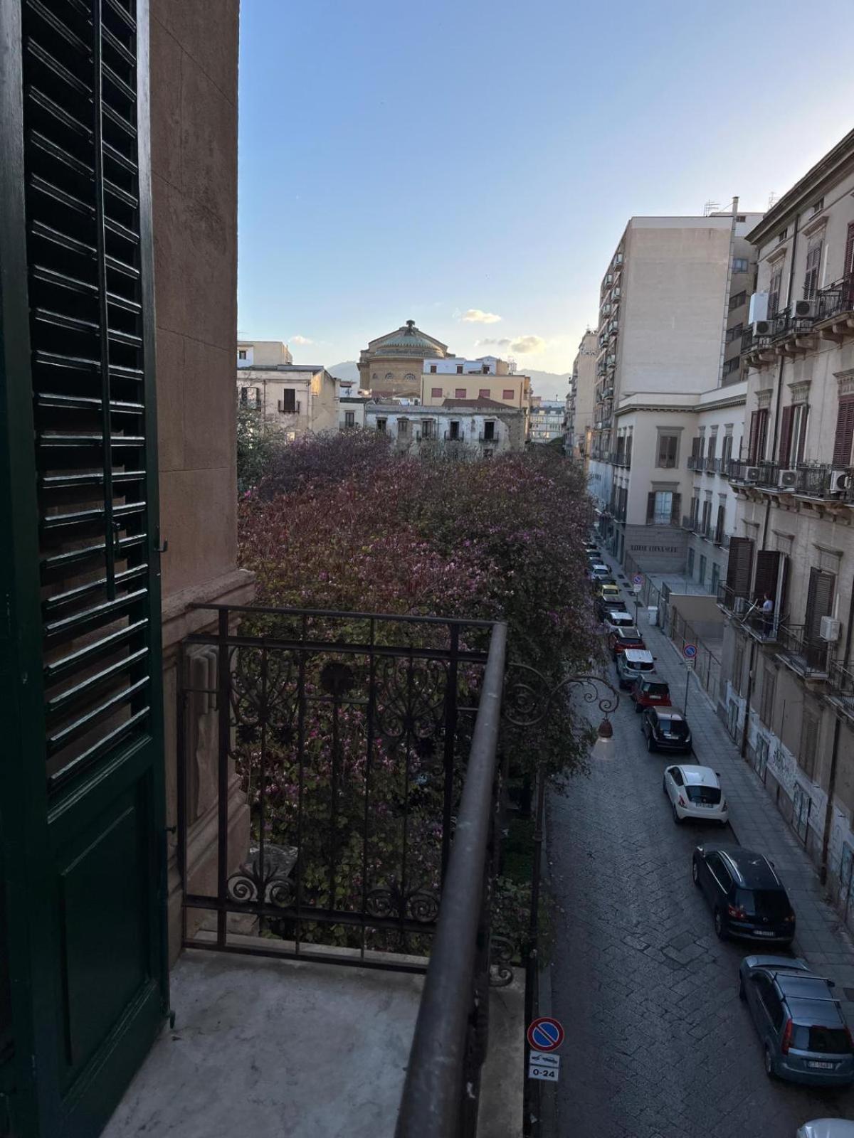 Casa Vacanze Da Ruggero Al Massimo Palermo Dış mekan fotoğraf